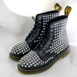 Unisex(women's size 10) Studded Dr Martens